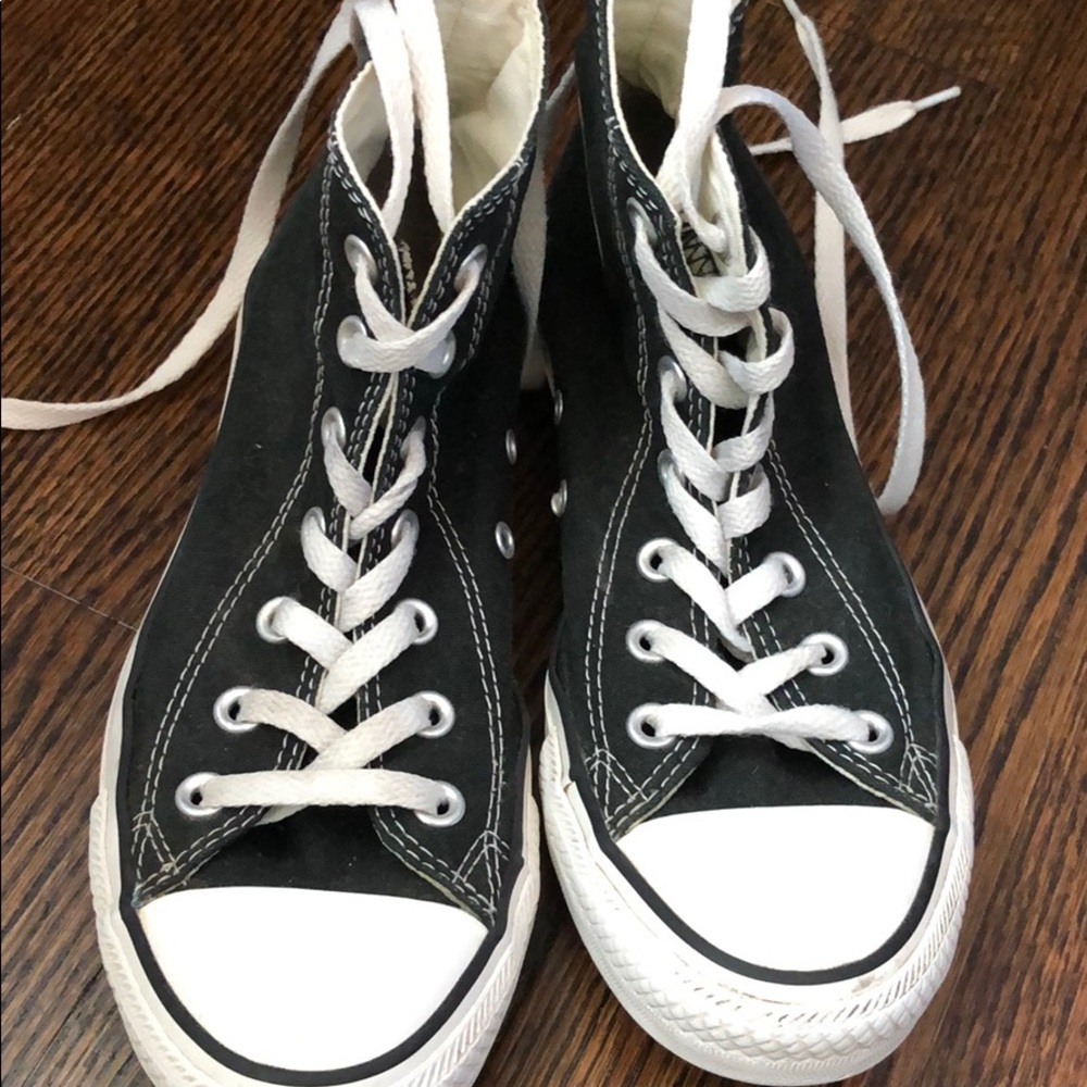 Black CONVERSE sneakers!